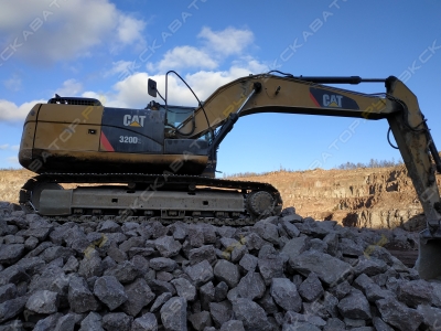 Caterpillar 320D2 L [1]
