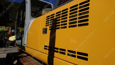 New Holland E385 [3]