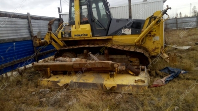 Komatsu D65E-12 [1]