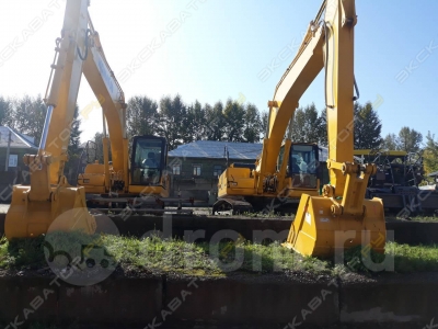 Komatsu PC210-10 [3]