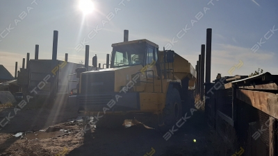 Komatsu HM400-1 [1]
