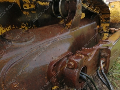 Komatsu D65E-12 [2]
