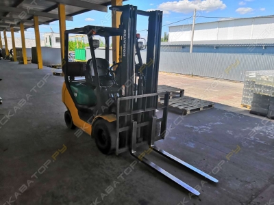 Komatsu FG18T-20 [2]