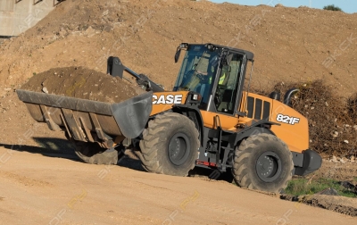 Case 821F [3]