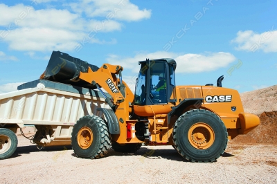 Case 921F [2]