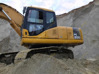 Komatsu PC200 [2]
