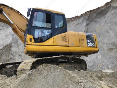 Komatsu PC200 [3]