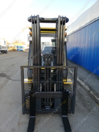 Komatsu FD30T-17 [2]