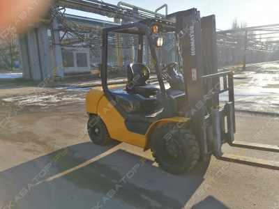 Komatsu FD30T-17 [2]