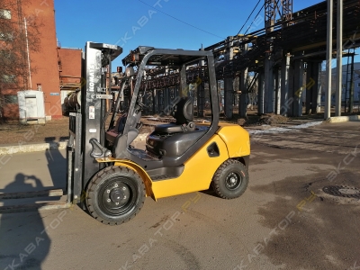 Komatsu FD30T-17 [1]