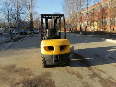 Komatsu FD30T-17 [4]