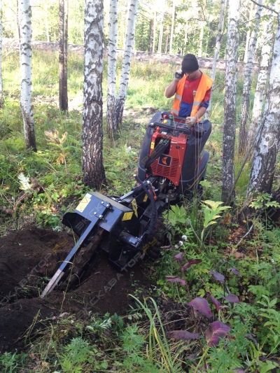 Ditch Witch R300 2WD [2]