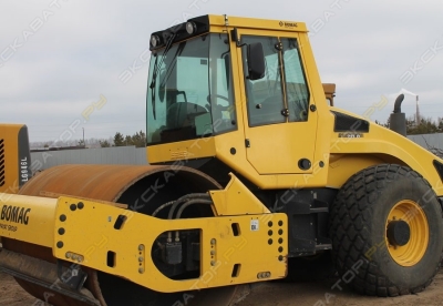 Bomag BW 213 D-4 [3]