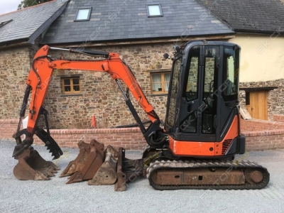 Hitachi ZX30UR [0]