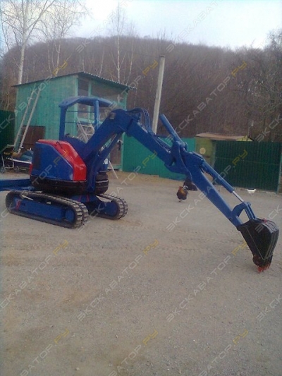 Komatsu PC28UU [3]