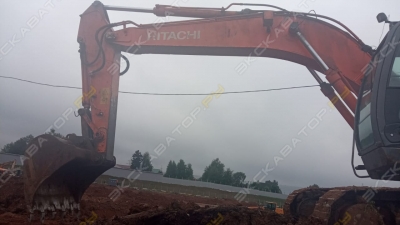 Hitachi ZX240-3G [2]
