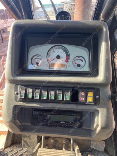 New Holland D180 XLT [3]