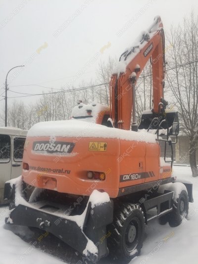 Doosan DX160W [1]