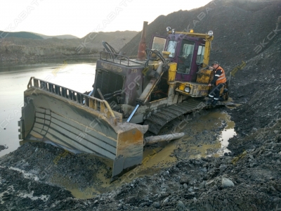 Komatsu D65E-12E [1]