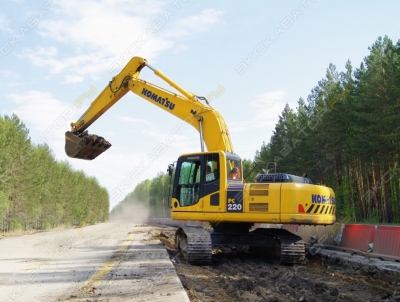 Komatsu PC220 [0]