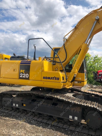 Komatsu PC220-8 [2]