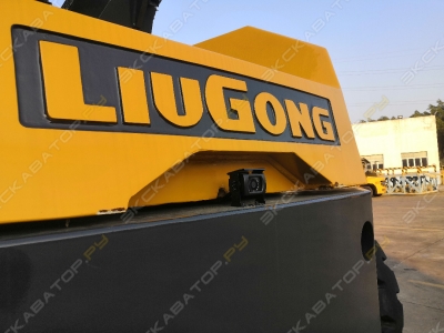 Liugong CLG2450H [4]