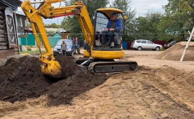 Komatsu PC38UU [3]