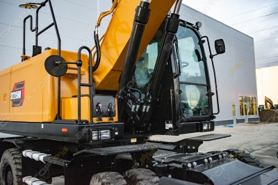 Sany SY215W [3]