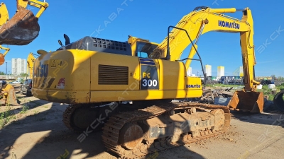 Komatsu PC300-8M0 [1]