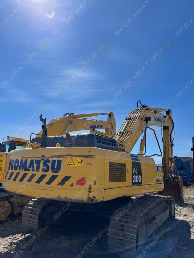 Komatsu PC300-8M0 [1]