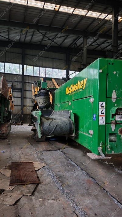 McCloskey S130 Tripleck track [0]