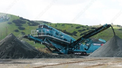 Powerscreen Chieftain 2100X track (3 Deck) [4]