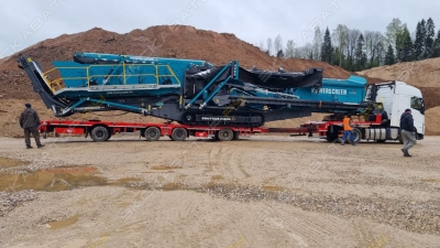 Powerscreen Chieftain 2100X track (3 Deck) [0]