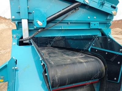 Powerscreen Chieftain 2100X track (3 Deck) [2]