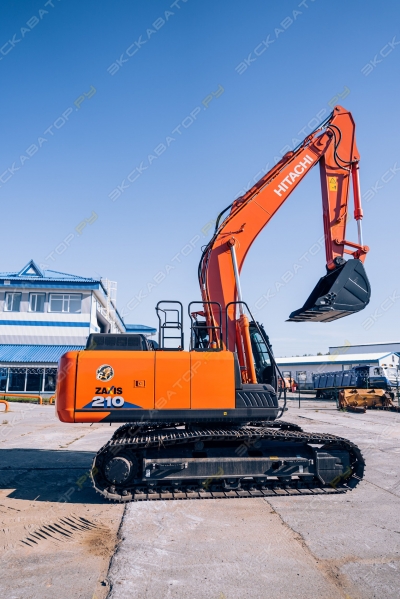 Hitachi ZX210 [3]