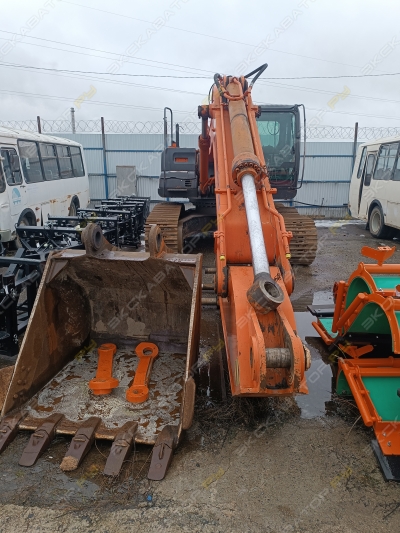 Hitachi ZX350LCH [1]