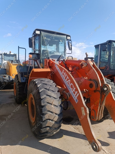 Hitachi ZW 220 [3]