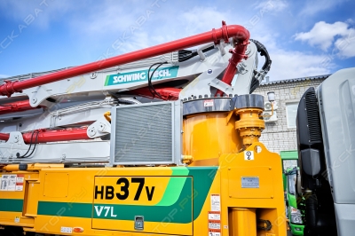 XCMG HB37V [2]