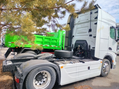 Shacman SX4188YY381 [1]
