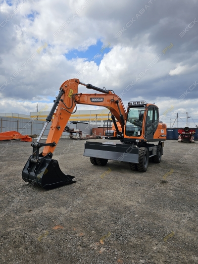 Doosan DX140W [1]