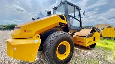 LiuGong CLG6614E [1]