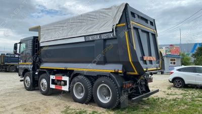 Sitrak C7H MAX 8x4 [2]