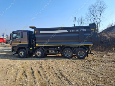 Sitrak C7H 8x4 [1]