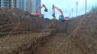Hitachi ZX240LCH [4]