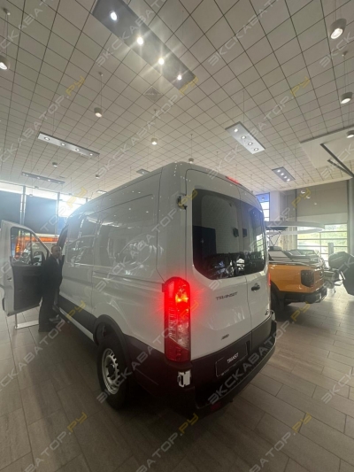 Transit 350M, L2H2, AWD [4]