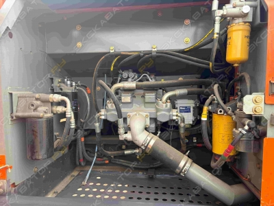 Hitachi ZX240-5G [4]