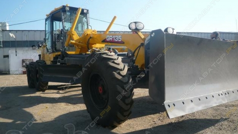 автогрейдер XCMG GR 135